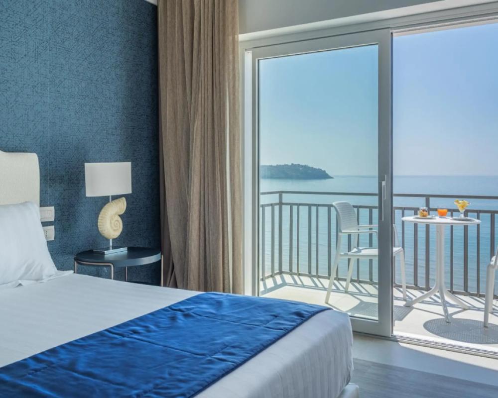 фото Summit Hotel
