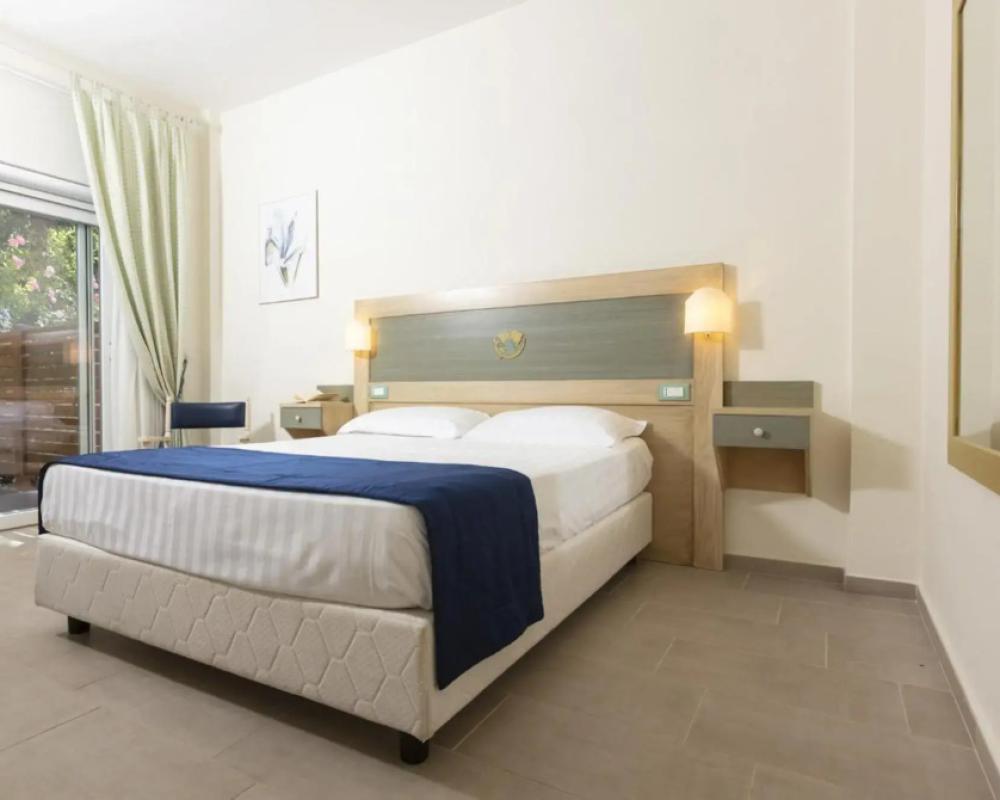 фото Summit Hotel