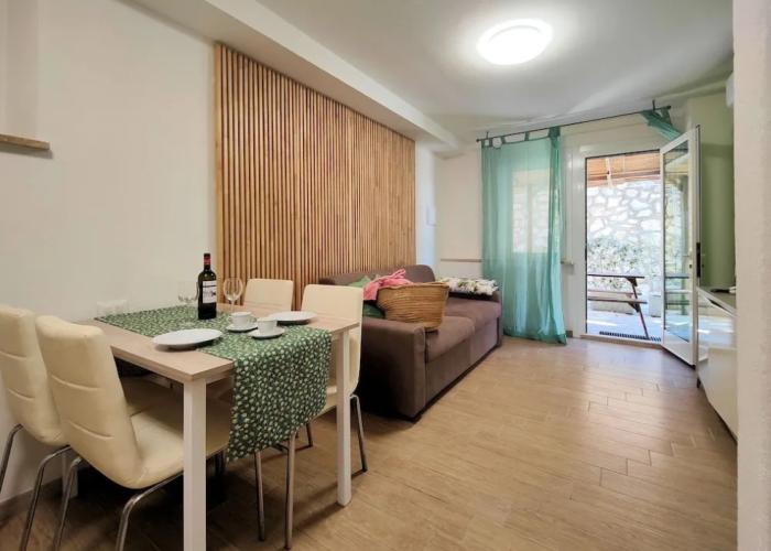 Sea view and ground floor Apartments le Dune