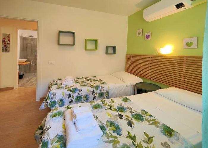 Sea view and ground floor Apartments le Dune