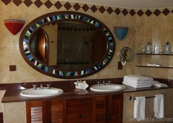 Amboseli Serena Safari Lodge
