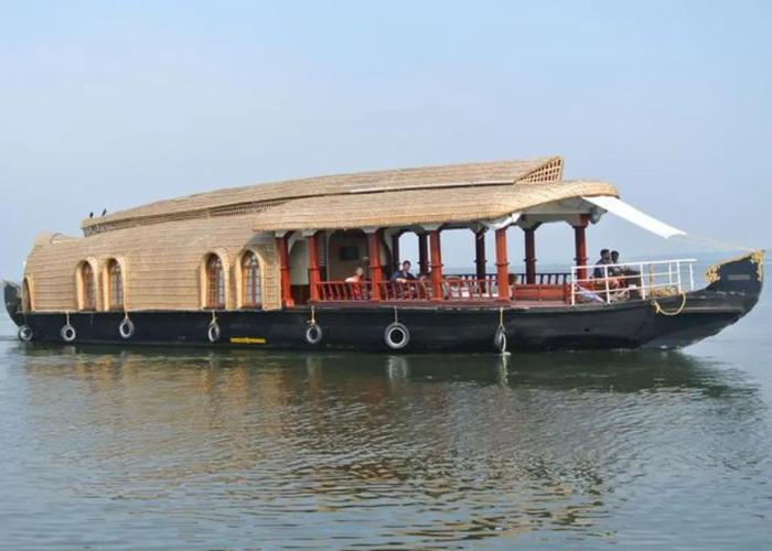 Eco Trails Houseboats