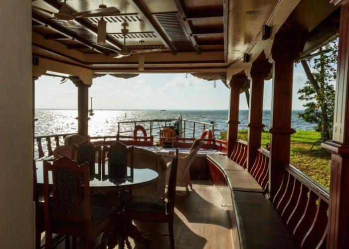 Aqua Jumbo Houseboat
