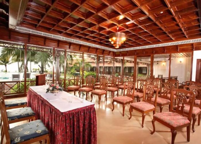 Cocobay Resort