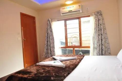 Sreekrishna Houseboat