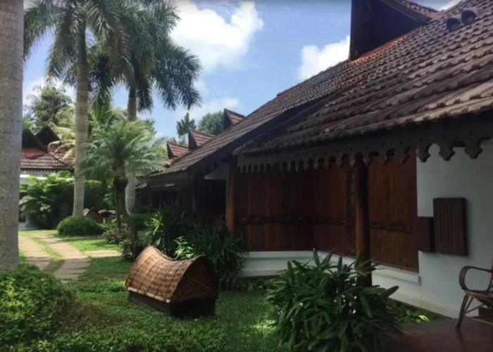 Lake Palace Family Resort