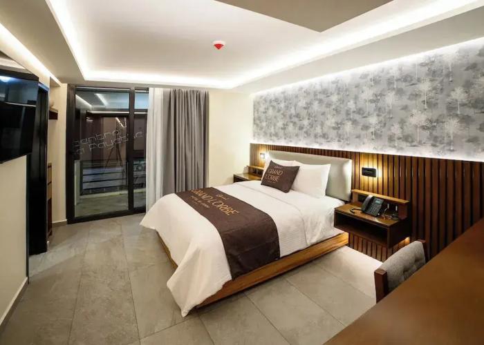 HOTEL GRAND LORBE by JAMM