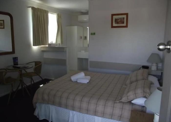 River Park Motor Inn