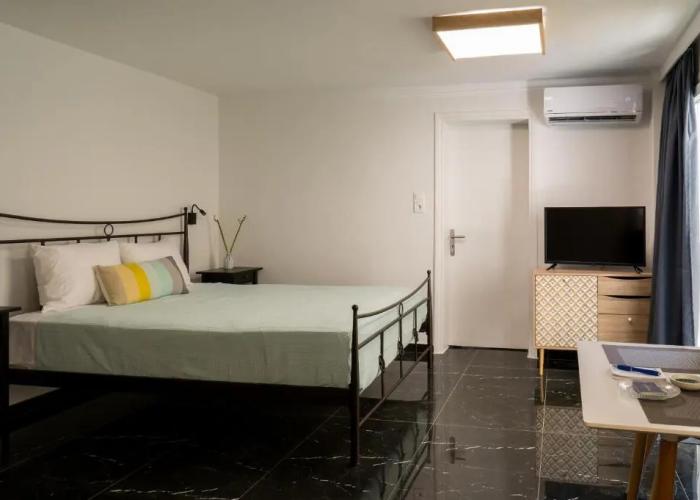 CHROMA Lodge Rafina
