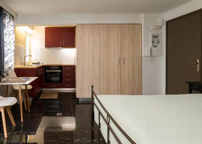 CHROMA Lodge Rafina