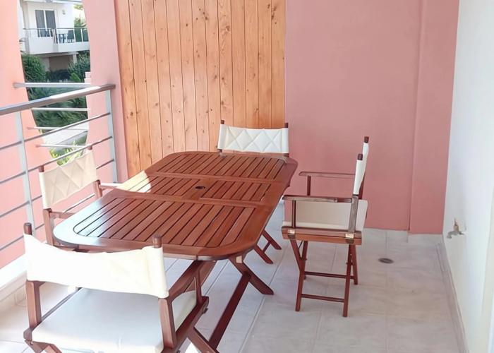 Vibrant Apartment in Rafina With Garden