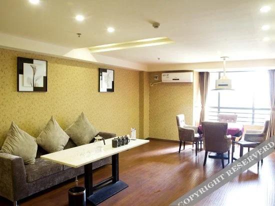 Royal Hotel