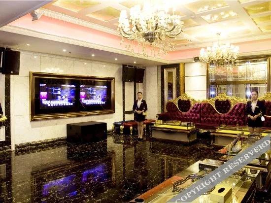 Royal Hotel