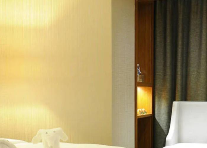 Yannian Huijing Hotel