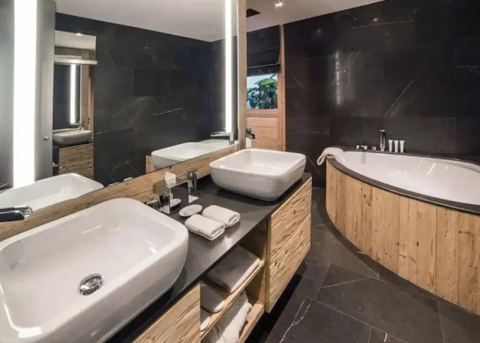 Superior Chalet With Views