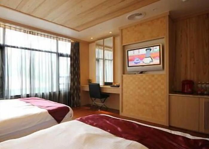 Shuian Lakeside Hotel