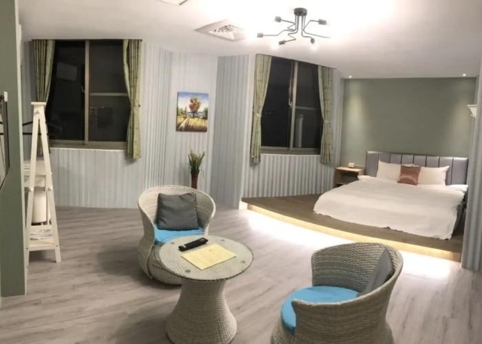SunMoonLake Loft Inn
