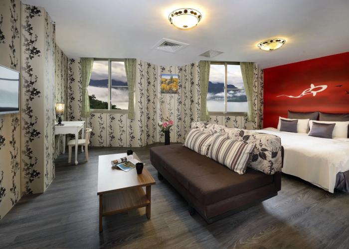 SunMoonLake Loft Inn