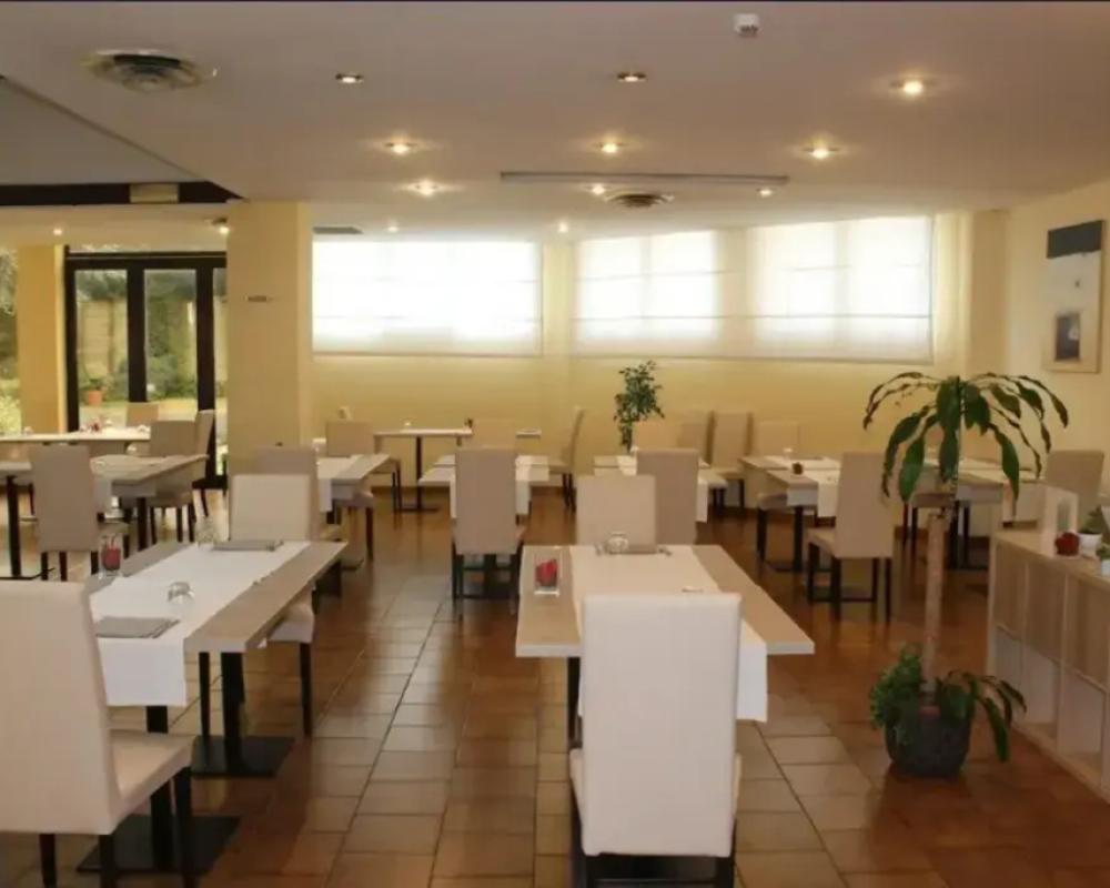 фото B&B HOTEL First