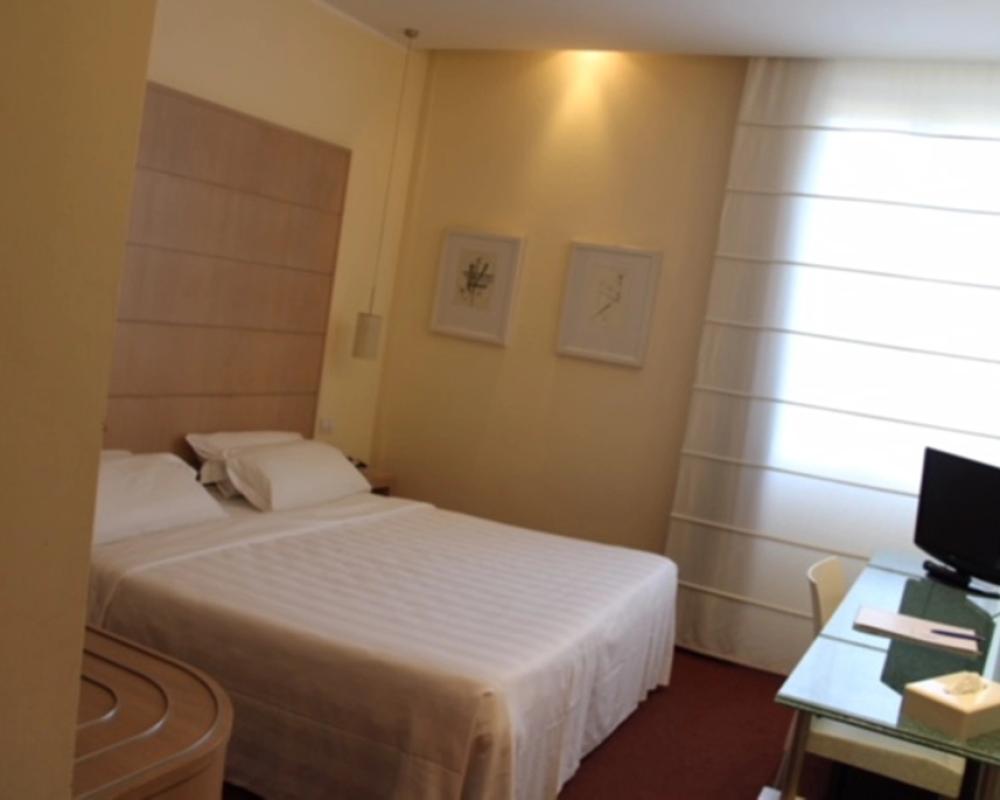 фото B&B HOTEL First