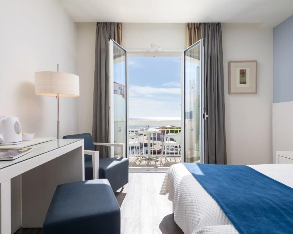 фото Cala Bona Hotel