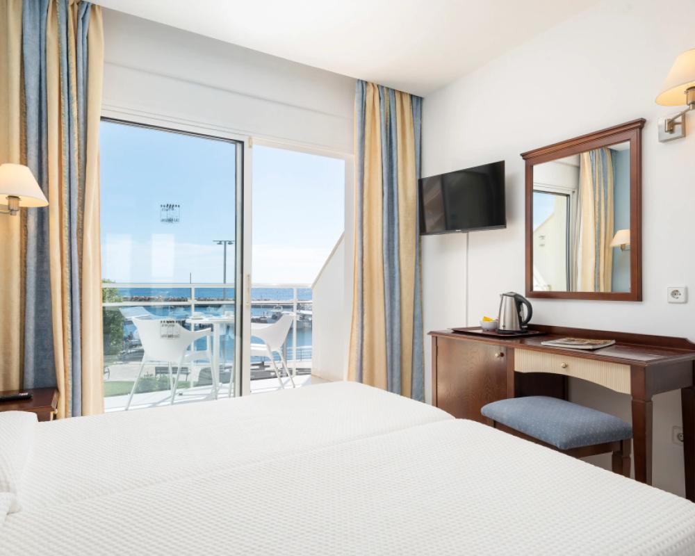 фото Cala Bona Hotel
