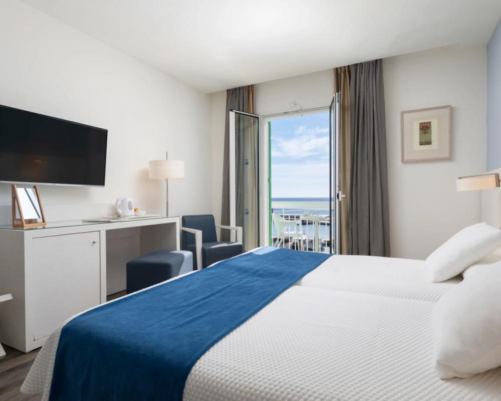 фото Cala Bona Hotel