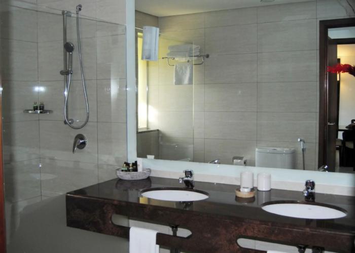 Dom Pedro Laguna Beach Resort & Golf by WAM Experience