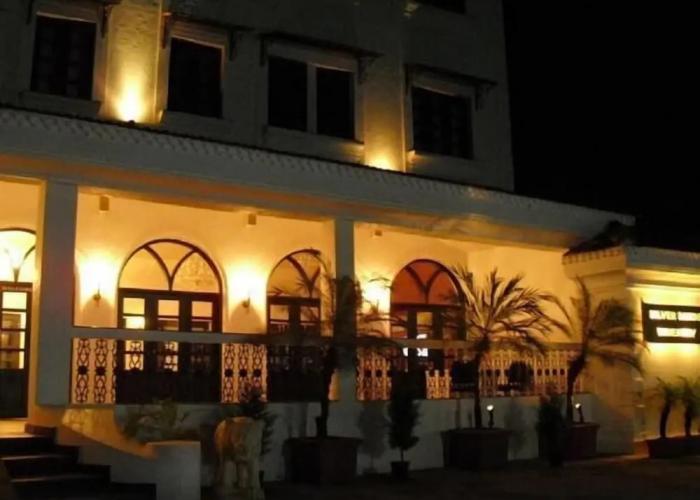Silver Sands Hideaway Hotel