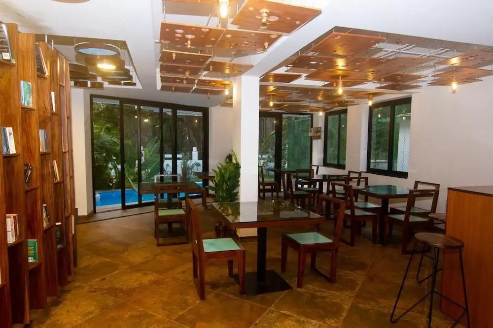 фото Half Hotel