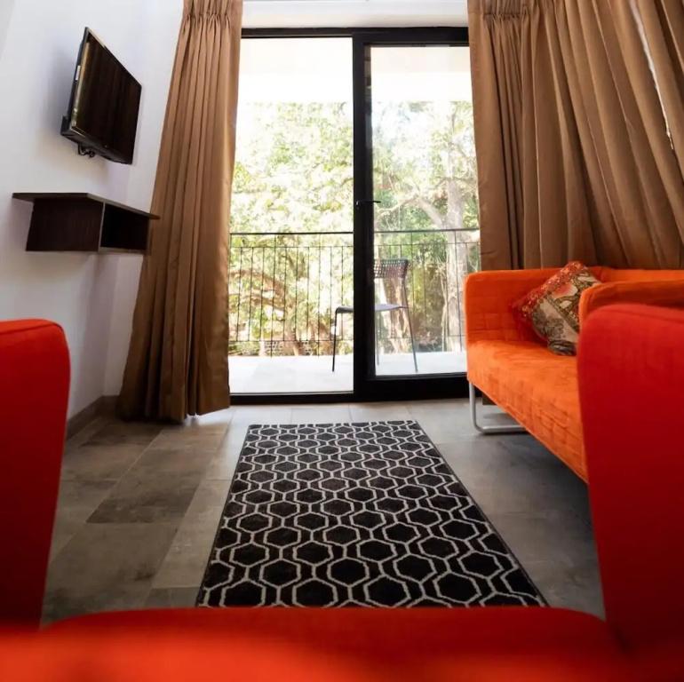 фото Half Hotel