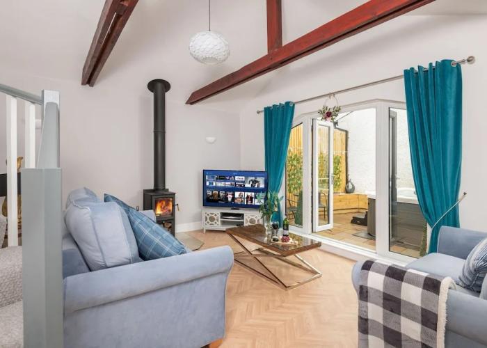 Beautiful 2-bed Cottage in Brampton