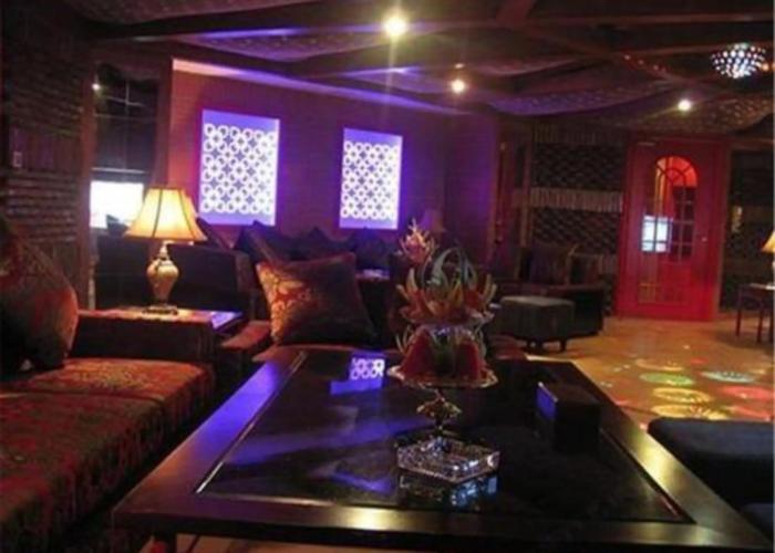 Mascot Hotel