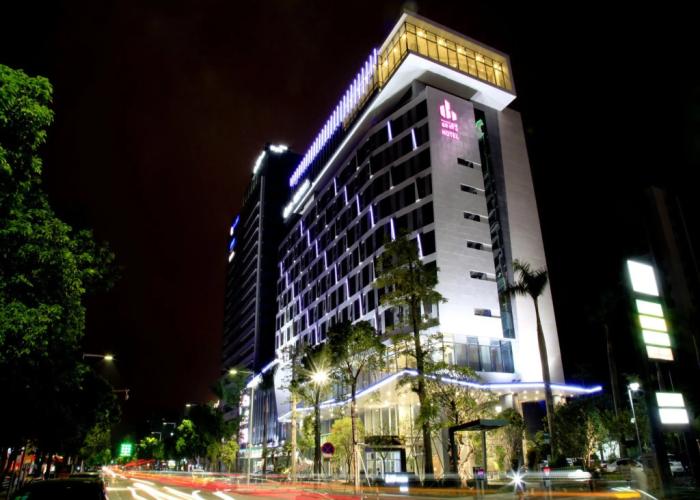 The Summit Hotel