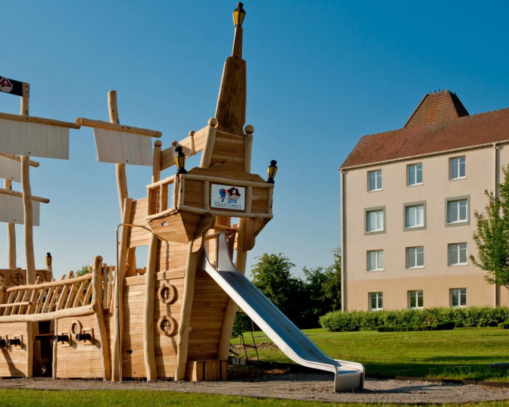 фото Explorers Hotel