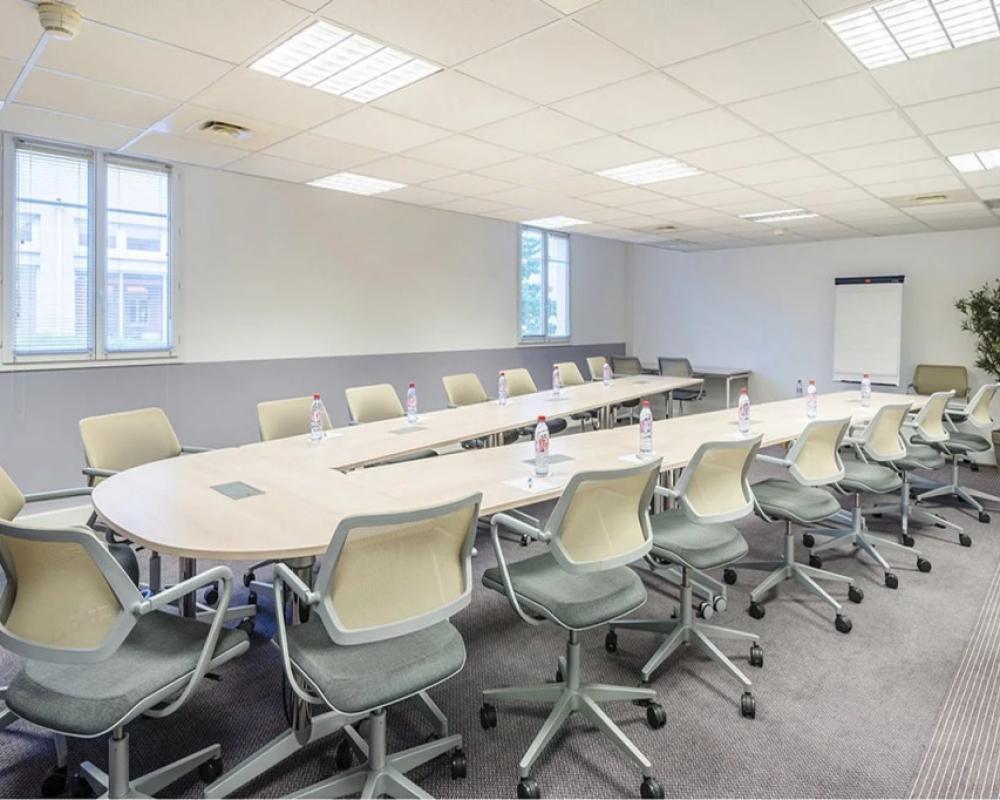 фото Explorers Hotel