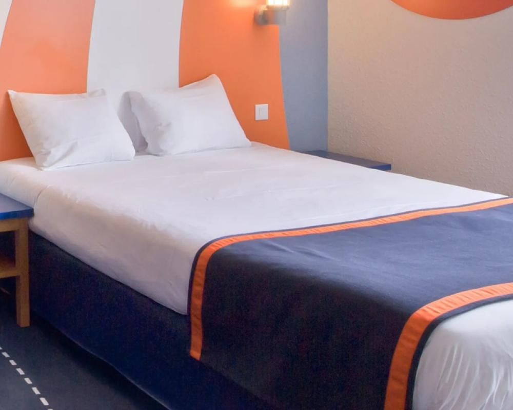 фото Explorers Hotel