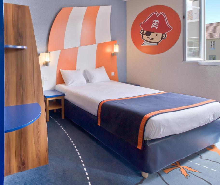 фото Explorers Hotel