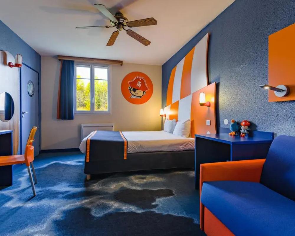 фото Explorers Hotel