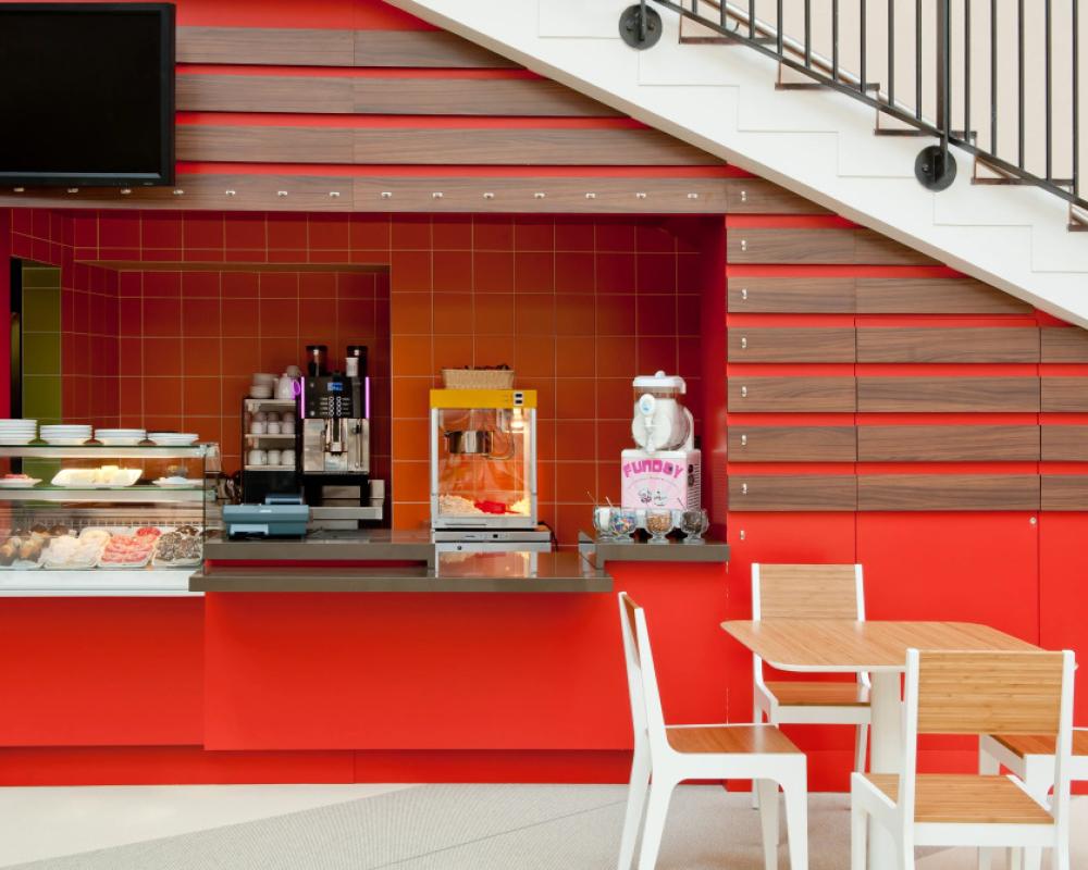 фото Explorers Hotel