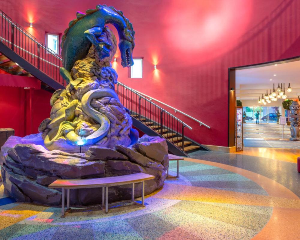 фото Explorers Hotel