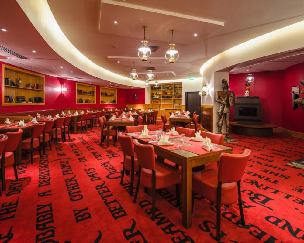 фото Explorers Hotel