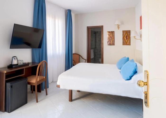 Cristina Hotel