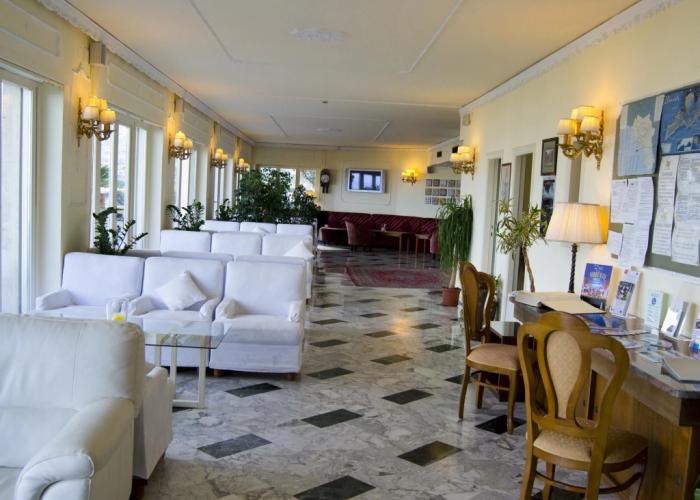 Cristina Hotel
