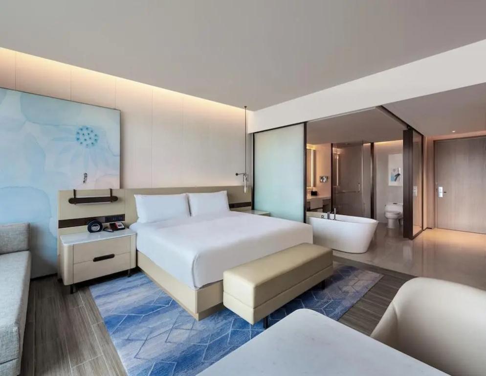 фото Suining Marriott Hotel