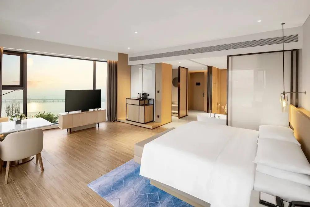 фото Suining Marriott Hotel