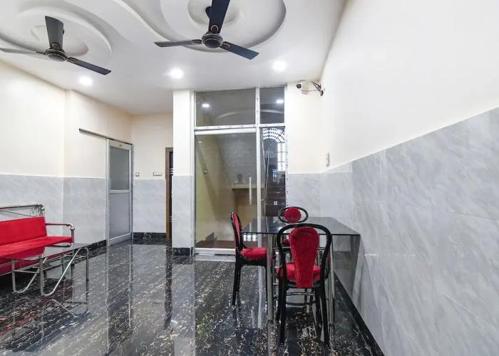 Fabhotel Sriya