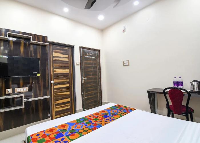 Fabhotel Sriya