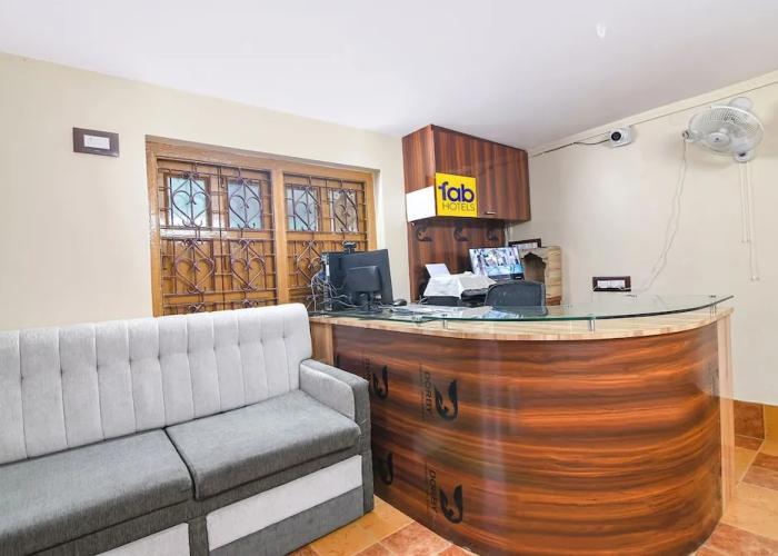 Fabhotel Sriya