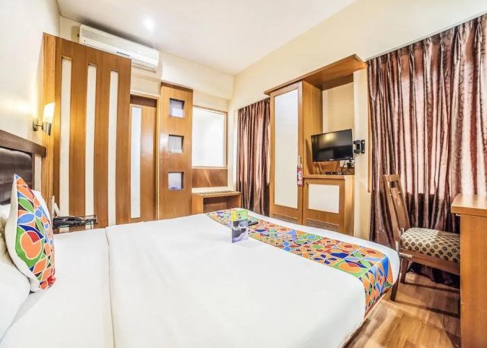 FabHotel Lakme Executive FC Road